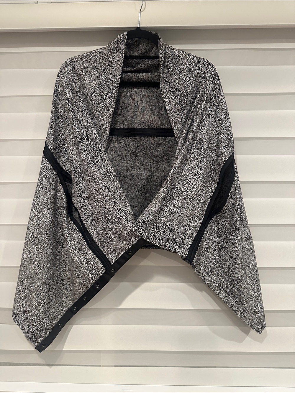 lululemon athletica Gray Open-Front Draped Shrug with Black Trim